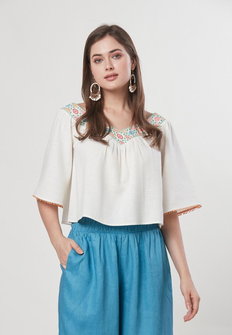 Calla - Embroidered Blouse With Lace Trim