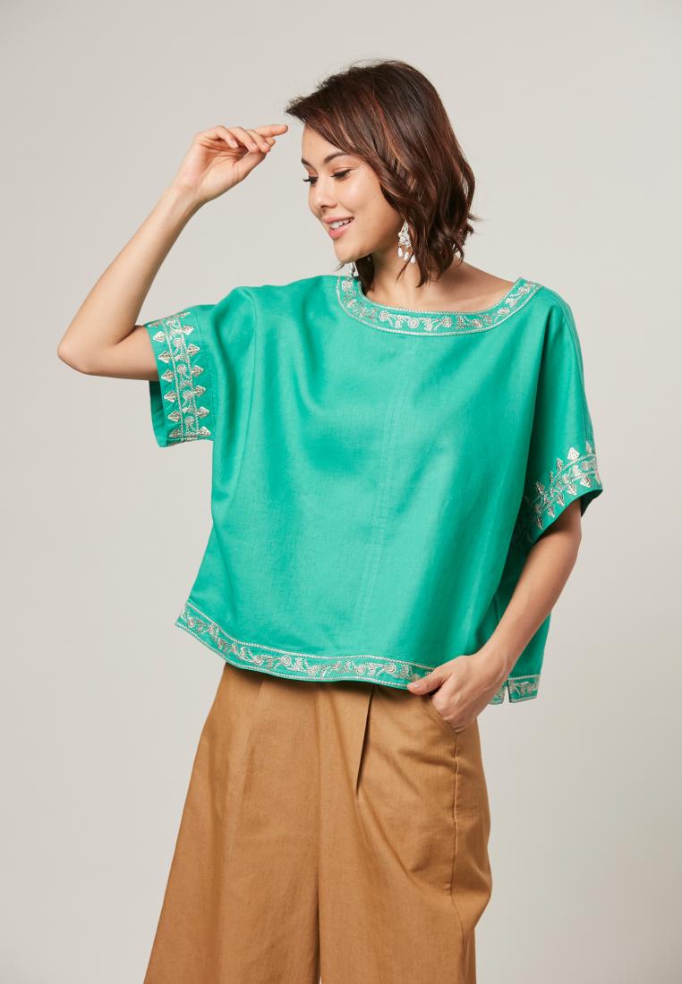 Chloe - Embroidered boxy linen blouse