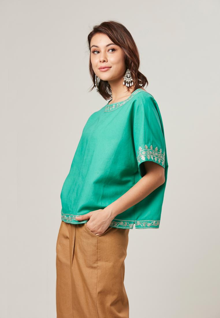 Chloe - Embroidered boxy linen blouse