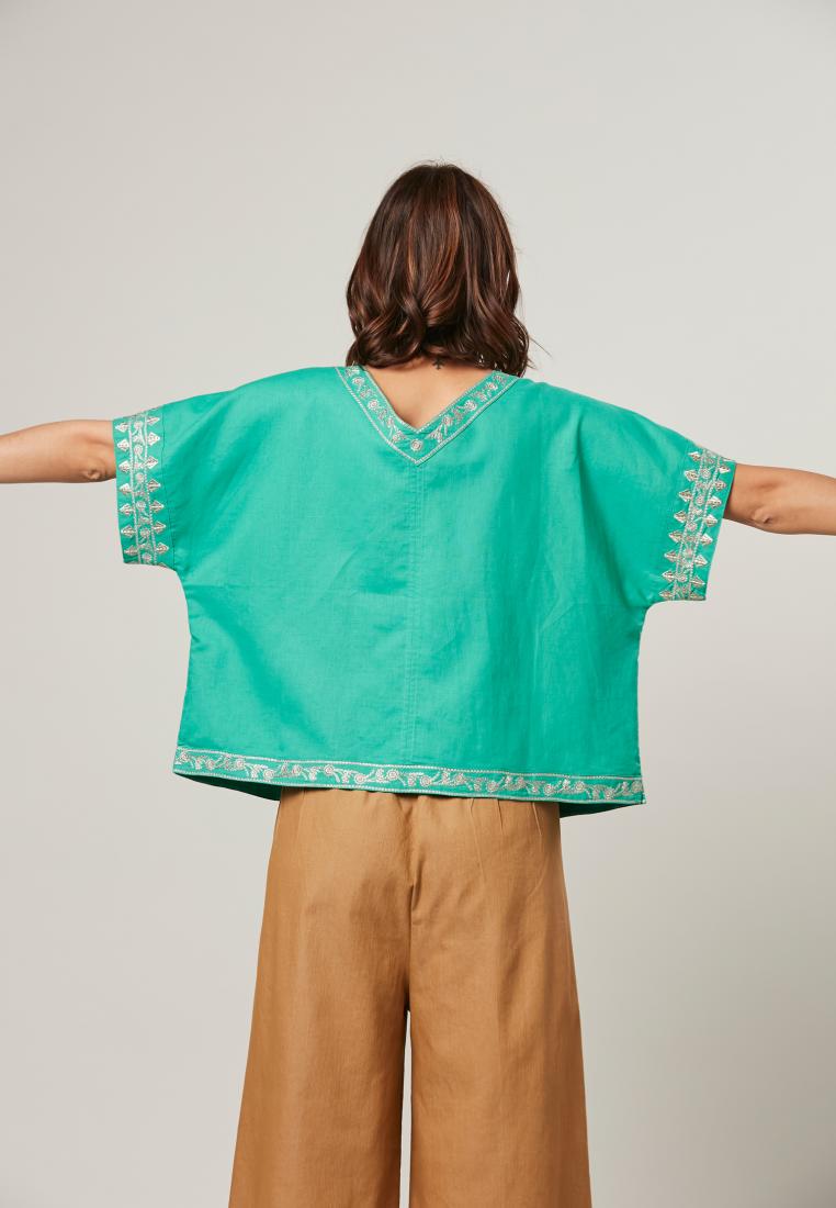 Chloe - Embroidered boxy linen blouse