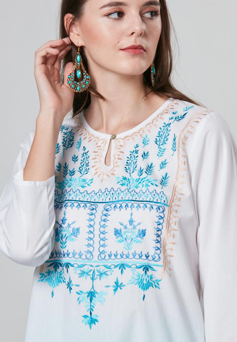 Kalla- Embroidered Long Sleeve Kurta